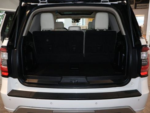Used 2018 Ford Expedition Platinum AWD/4WD image 16