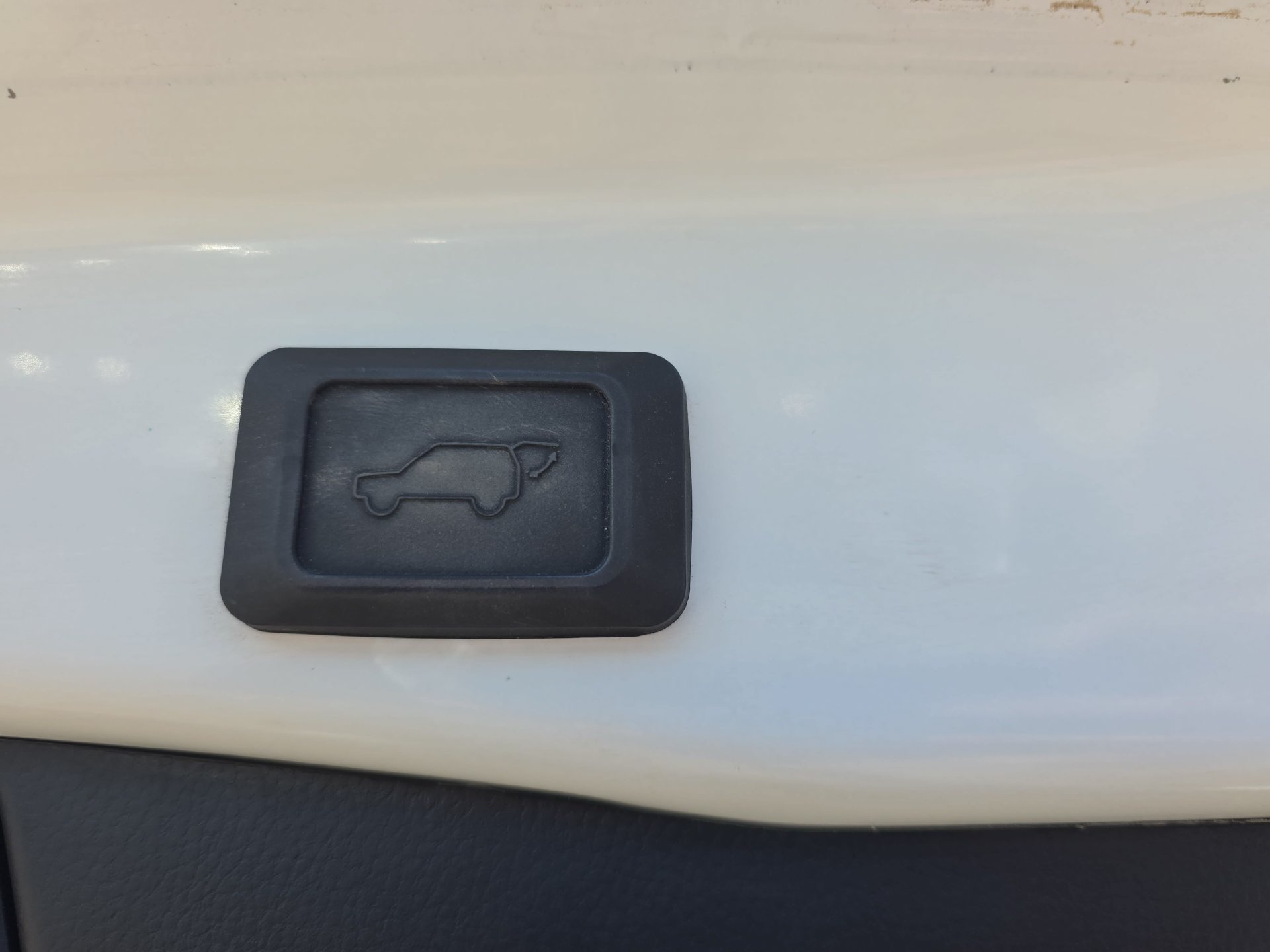 Used 2023 Toyota RAV4 XLE w/ Convenience Package FWD image 13