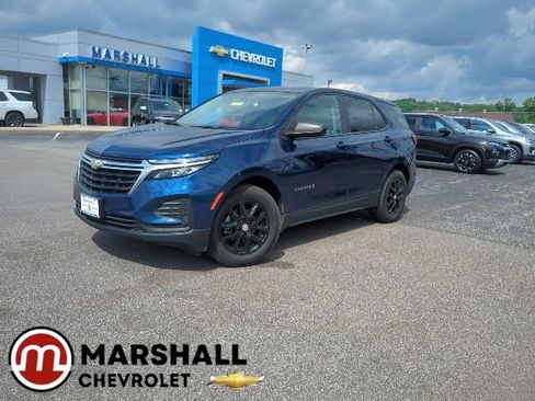 Used 2022 Chevrolet Equinox LS w/ LS Convenience Package FWD image 1