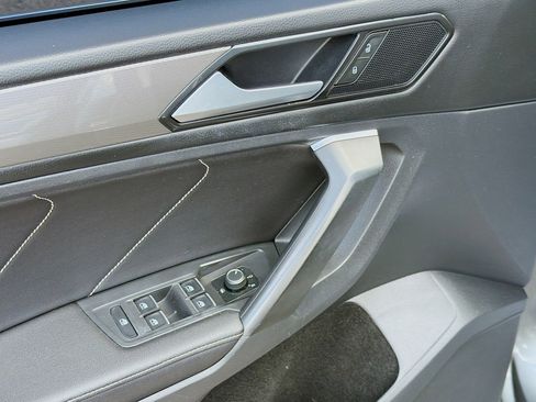 Used 2022 Volkswagen Tiguan SE image 23