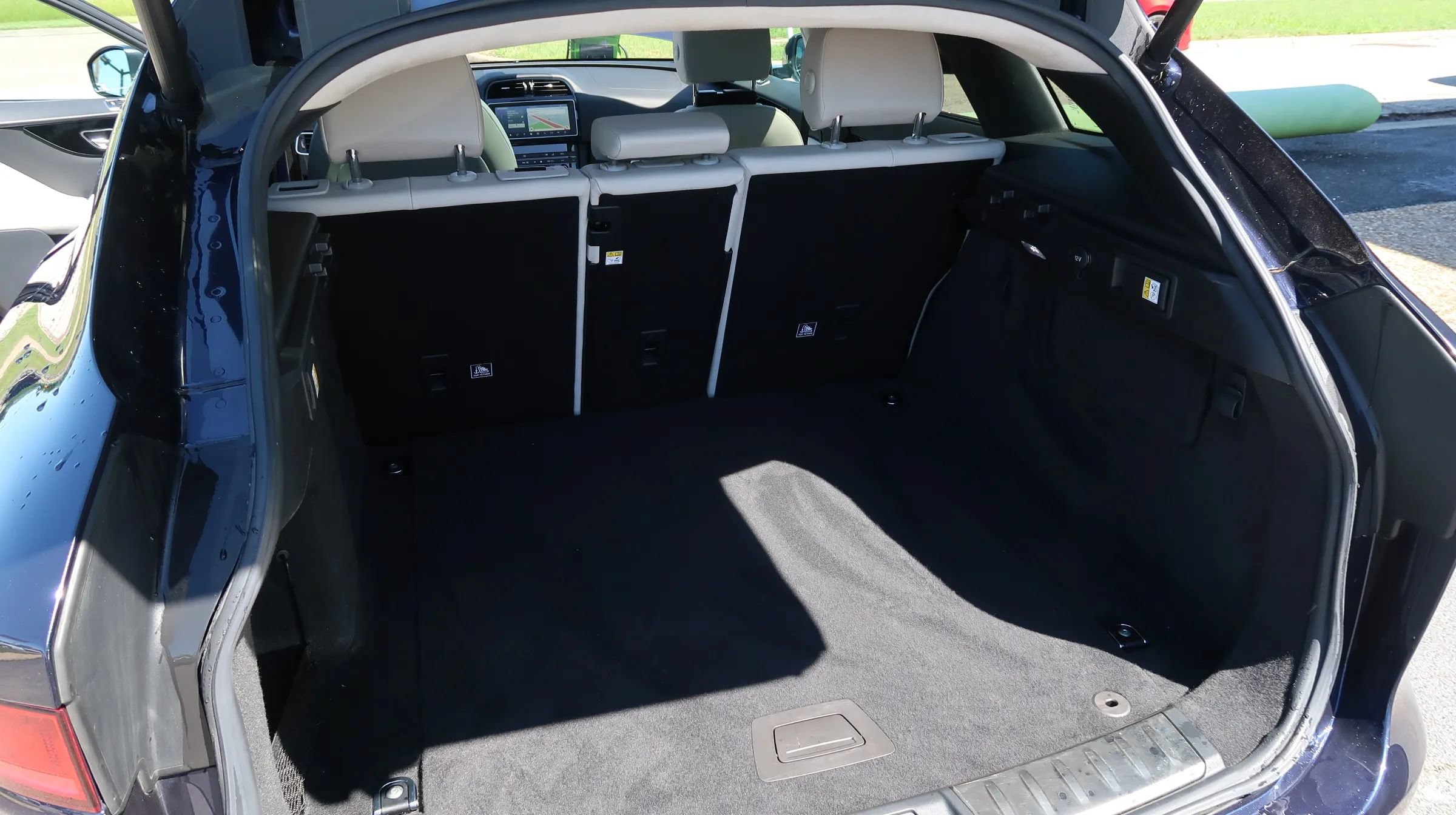 Used 2019 Jaguar F-PACE Prestige AWD/4WD image 21