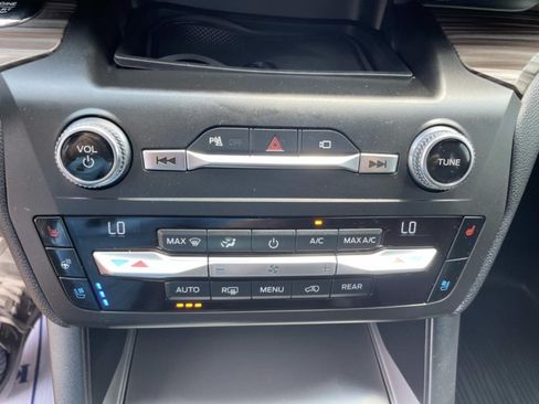 Used 2020 Ford Explorer Limited w/ Class III Trailer Tow Package RWD image 29