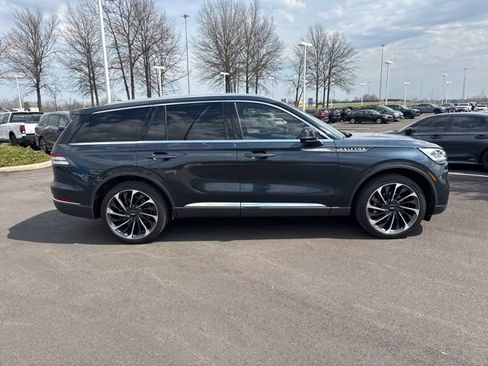 Used 2022 Lincoln Aviator Reserve w/ Equipment Group 201A image 10