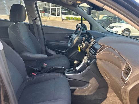 Used 2020 Chevrolet Trax LS w/ LPO, Protection Package FWD image 18