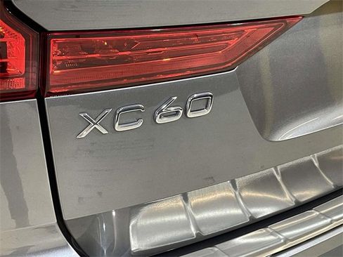 Used 2021 Volvo XC60 T5 Inscription w/ Protection Package Premier image 12