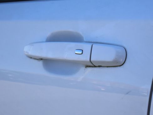 Used 2022 GMC Terrain SLE w/ Driver Convenience Package image 19