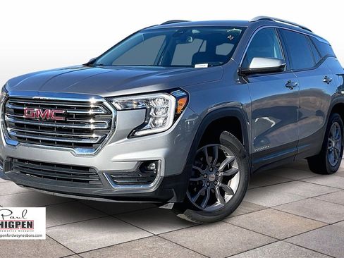 Used 2024 GMC Terrain SLT image 11