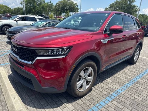 Used 2023 Kia Sorento LX FWD image 2