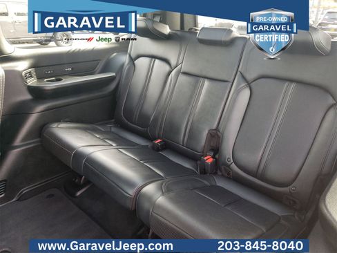 Used 2022 Jeep Wagoneer Series III w/ Premium Group I image 14