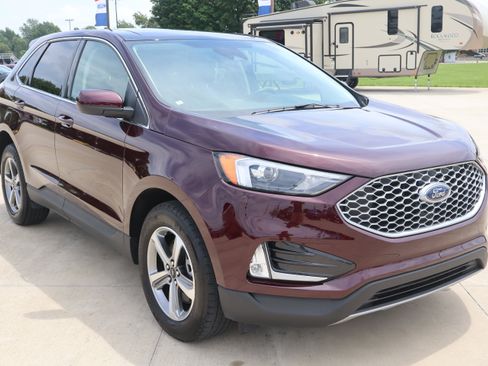 Used 2024 Ford Edge SEL w/ Convenience Package AWD/4WD image 4