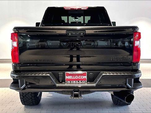 Used 2022 Chevrolet Silverado 2500 High Country AWD/4WD image 9