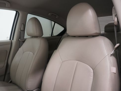 Used 2015 Nissan Versa FWD image 8