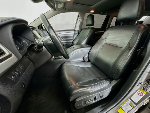 Used 2018 Toyota Highlander XLE image 13