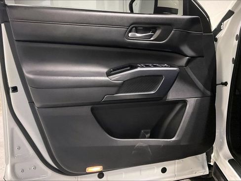 Used 2022 Nissan Pathfinder SL w/ SL Premium Package FWD image 22