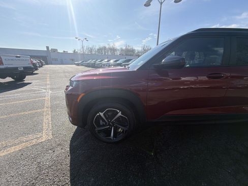 Used 2022 Chevrolet TrailBlazer RS w/ Technology Package FWD image 34