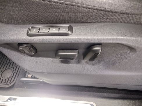 Used 2020 Volkswagen Tiguan SEL Premium R-Line image 25