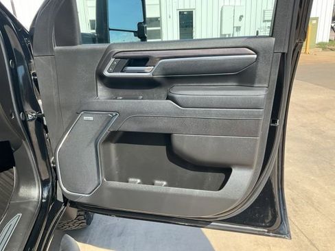 Used 2025 Chevrolet Silverado 2500 LTZ w/ LTZ Plus Package AWD/4WD image 38