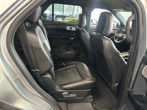 Used 2022 Ford Explorer ST-Line w/ Class IV Trailer Tow Package image 40