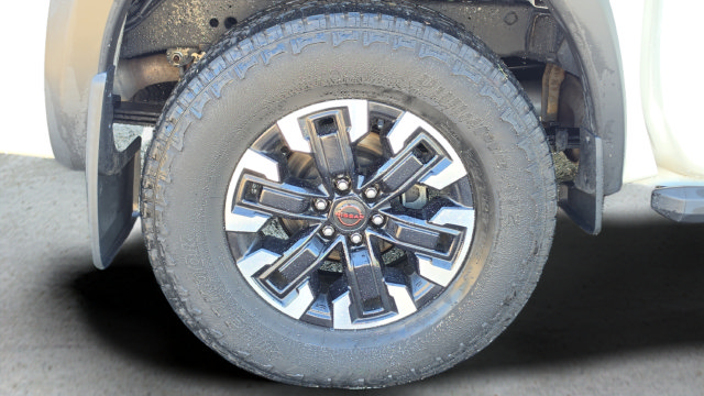 Used 2023 Nissan Frontier PRO-4X w/ Pro Convenience Package AWD/4WD image 18