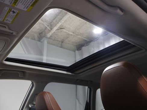 Used 2022 Subaru Forester Touring AWD/4WD image 9