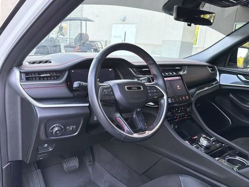 Used 2022 Jeep Grand Cherokee Trailhawk w/ ADV Protech Group II AWD/4WD image 16