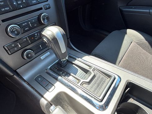 Used 2013 Ford Mustang Coupe RWD image 27