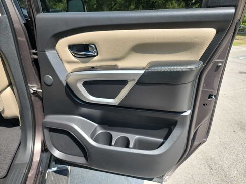 Used 2016 Nissan Titan SL RWD image 39