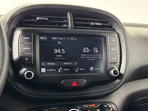 Used 2024 Kia Soul LX w/ Option Group 015 FWD image 16