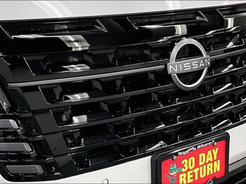 New 2026 Nissan Pathfinder Platinum image 15