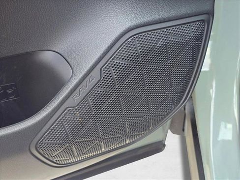 Used 2019 Toyota RAV4 XLE FWD image 9
