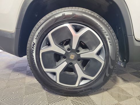 Used 2024 Rivian R1T Adventure Dual AWD/4WD image 12