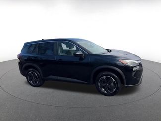 Used 2025 Nissan Rogue SV FWD video 2