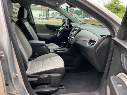 Used 2019 Chevrolet Equinox LS w/ LS Convenience Package AWD/4WD image 35