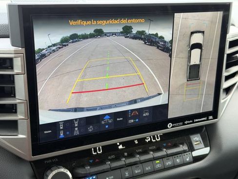 Used 2023 Toyota Tundra Limited AWD/4WD image 19