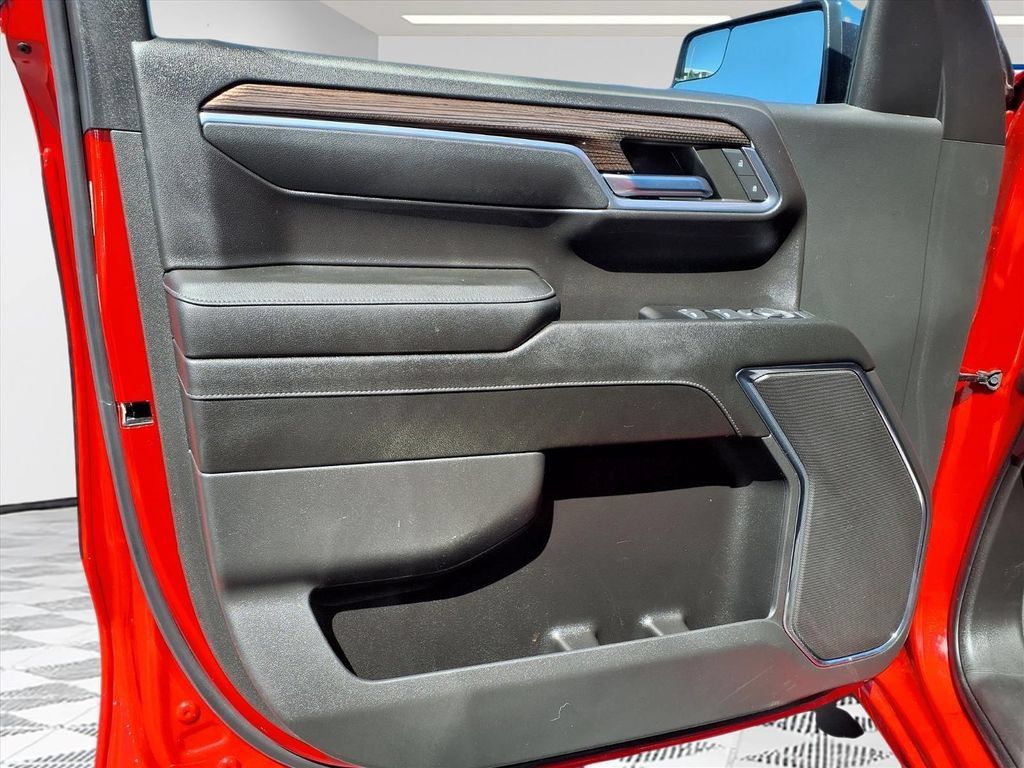 Used 2024 Chevrolet Silverado 1500 LT w/ LPO, Dark Essentials Package AWD/4WD image 15