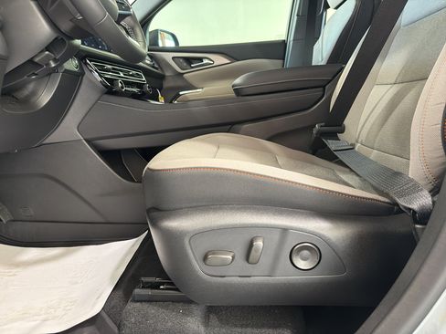 New 2026 Chevrolet Traverse LT w/ LPO, Floor Liner Package image 25
