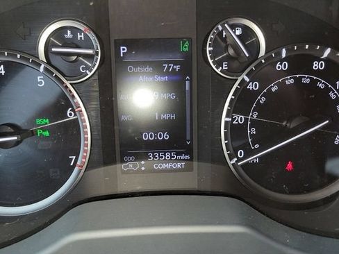 Used 2023 Lexus GX 460 Luxury w/ Sport Design Package AWD/4WD image 19
