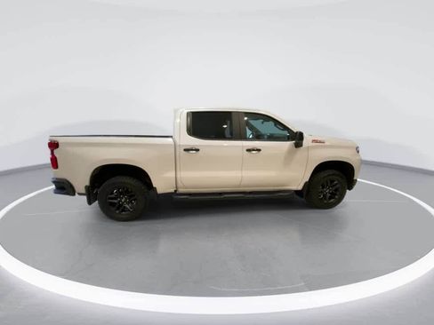 Used 2022 Chevrolet Silverado 1500 LT Trail Boss w/ Convenience Package II image 9