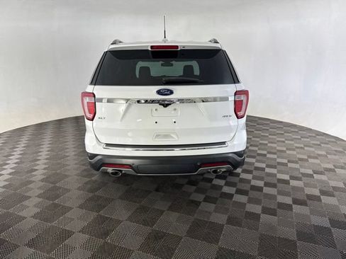 Used 2018 Ford Explorer XLT w/ Equipment Group 202A AWD/4WD image 6