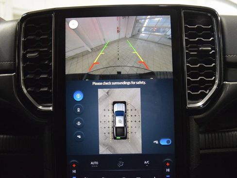 Used 2024 Ford Ranger Lariat w/ FX4 Off-Road Package image 45