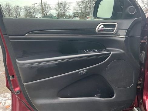 Used 2019 Jeep Grand Cherokee Limited image 23