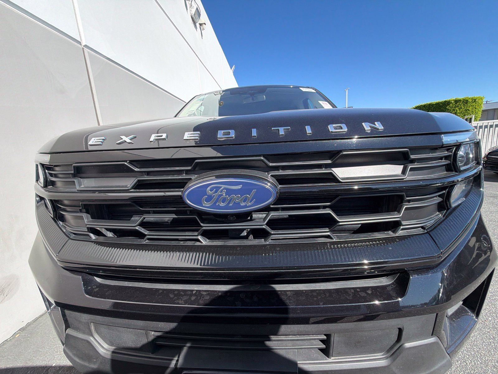 Used 2025 Ford Expedition Active AWD/4WD image 3