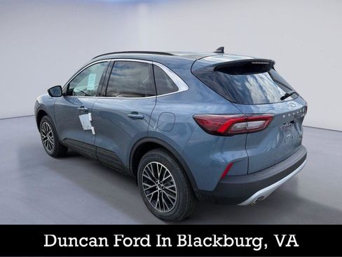 New 2026 Ford Escape PHEV w/ PHEV Premium Package image 2
