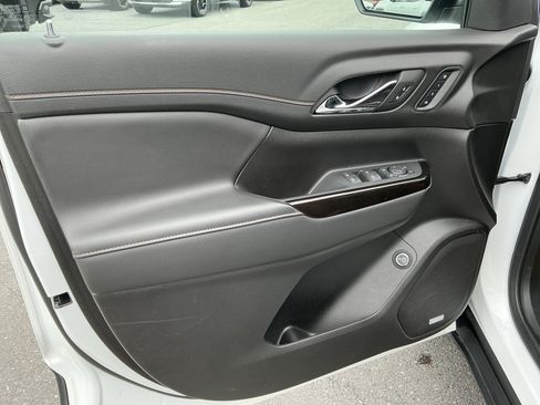 Used 2023 GMC Acadia AT4 w/ Technology Package AWD/4WD image 13