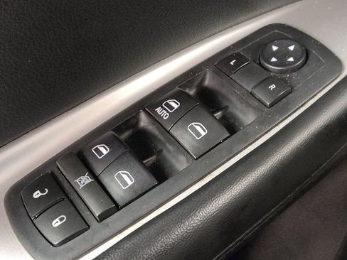 Used 2017 Dodge Journey SXT w/ Chrome Appearance Group image 27