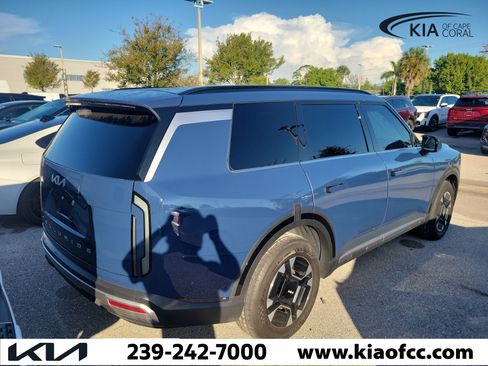 Used 2027 Kia Telluride EX w/ Towing Package FWD image 5
