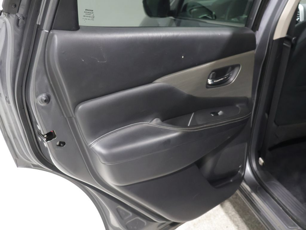 Used 2018 Nissan Murano SV AWD/4WD image 22