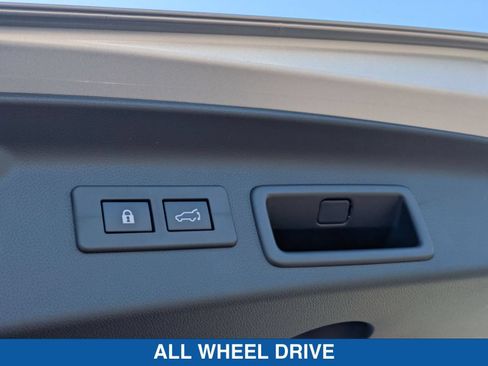 Certified 2025 Subaru Forester Premium AWD/4WD image 34