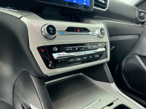 Used 2021 Ford Explorer XLT w/ Equipment Group 202A image 24