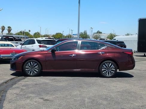 Used 2024 Nissan Altima 2.5 SV FWD image 5